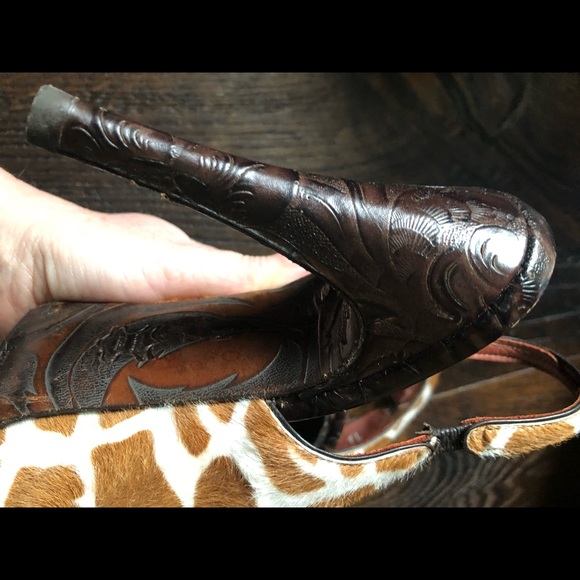 Donald Pliner Couture Leather Platform Slingback - Picture 9 of 9